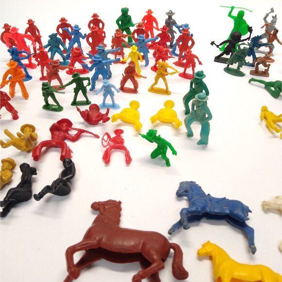 Cowboy & Indians Vintage Plastic Toy Lot Nostalgic Collection Wear & Play Damage - Picture 4 of 11